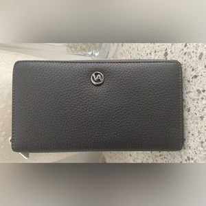 Valentina Pebbled Wallet Brand New